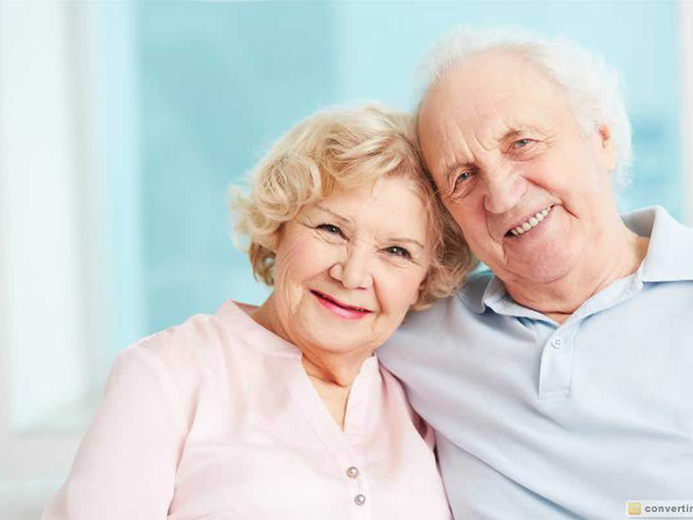 Pareja-de-Ancianos-Hermosa-sd